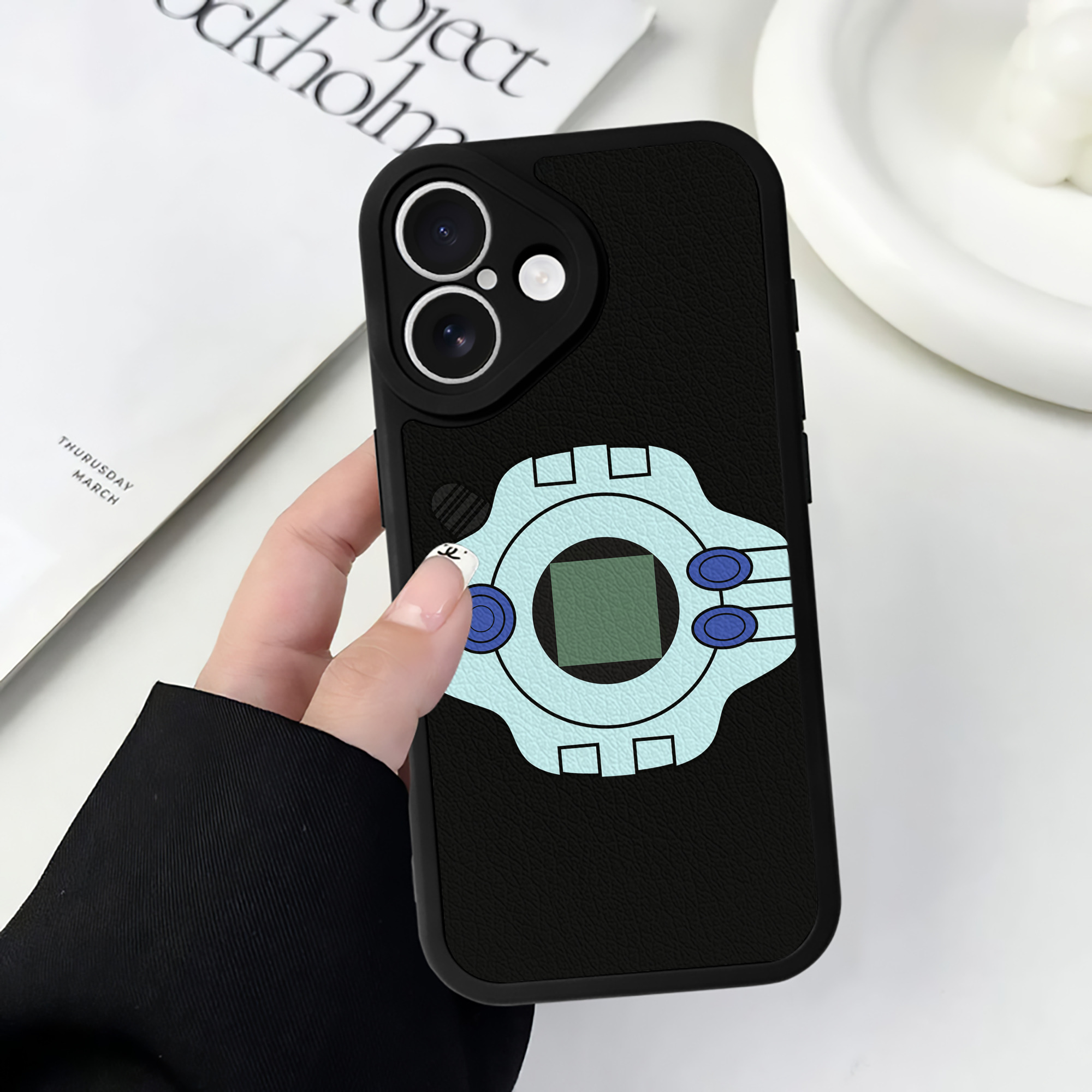 （画像用） Digimon デジタルモンスター/デジモン 【iPhone 16シリーズ対応】シリコンスマホケース（レザー調） 材質：シリコン